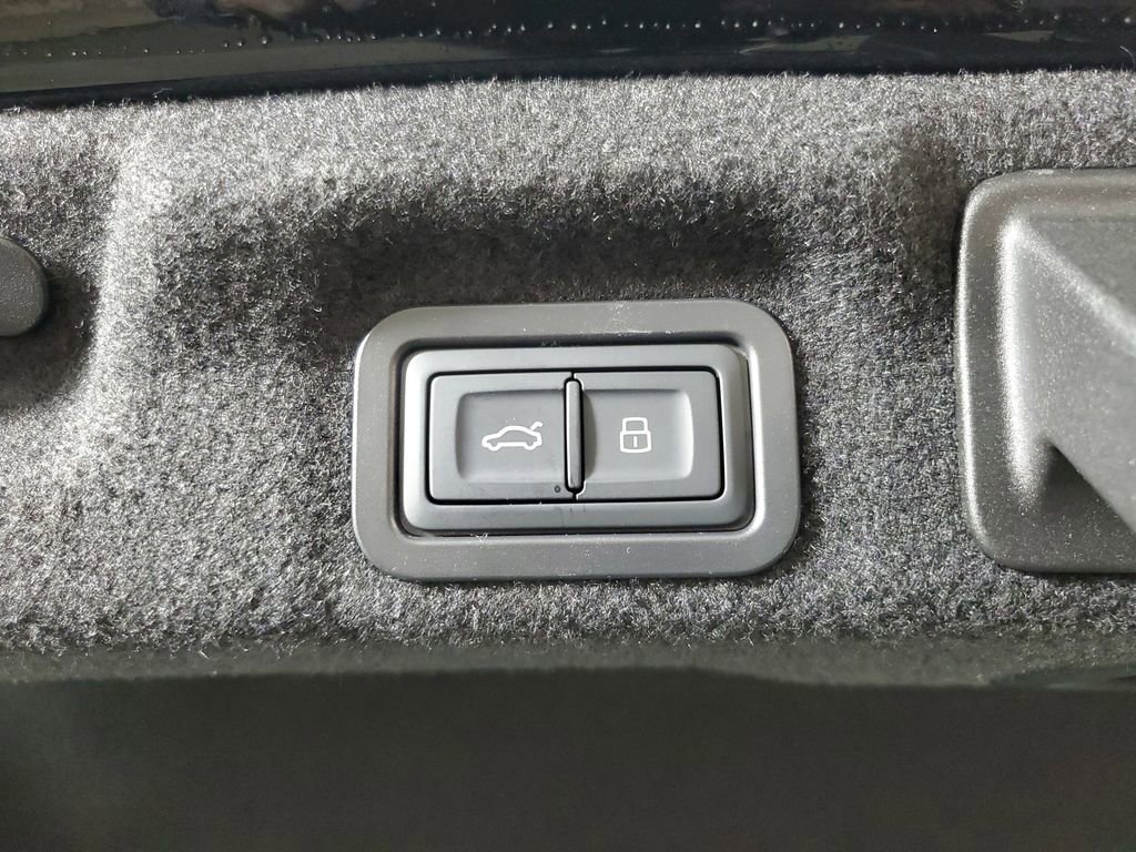 New 2026 Audi A6 Prestige image 9