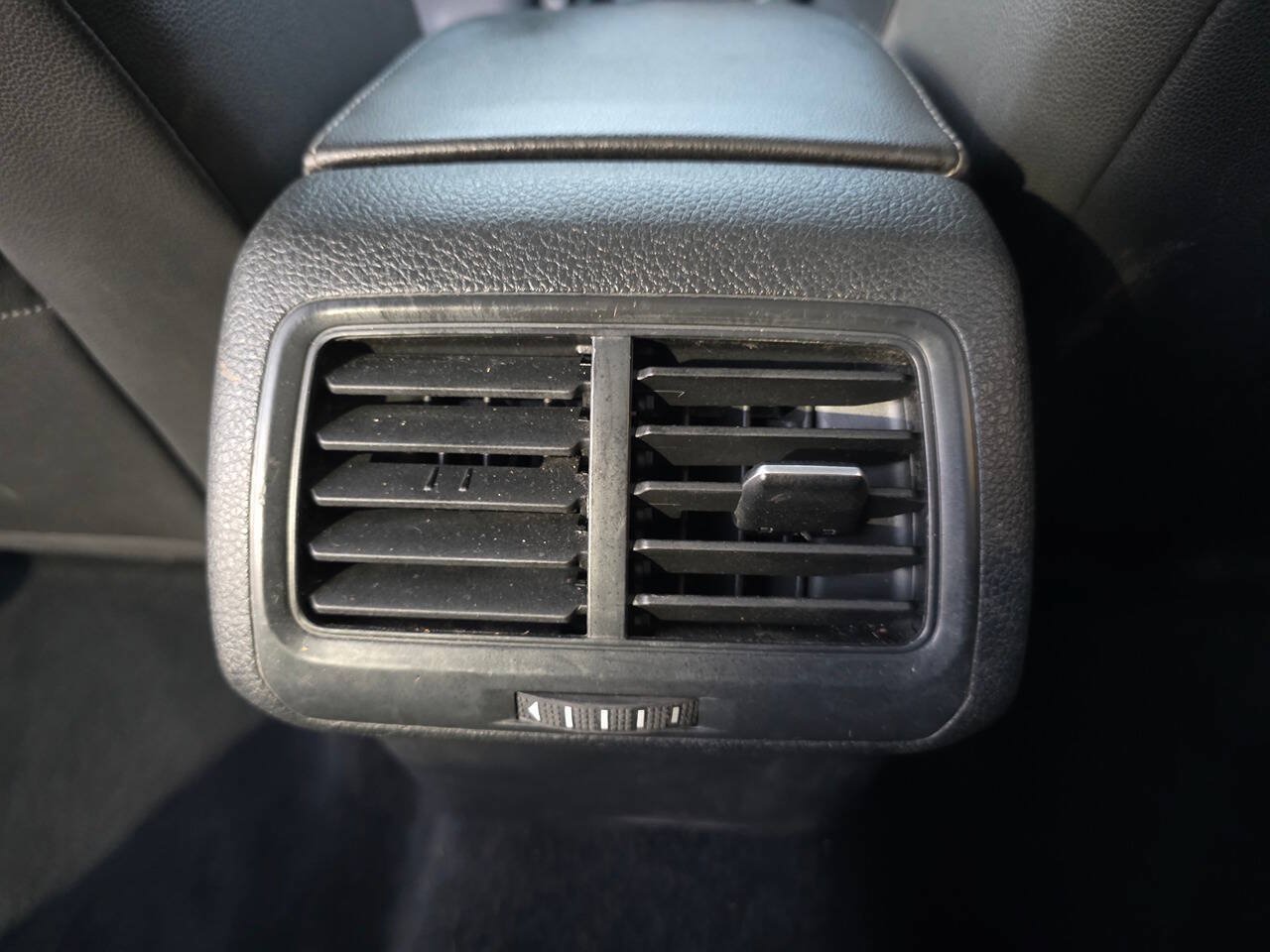 Used 2015 Volkswagen Golf S FWD image 30