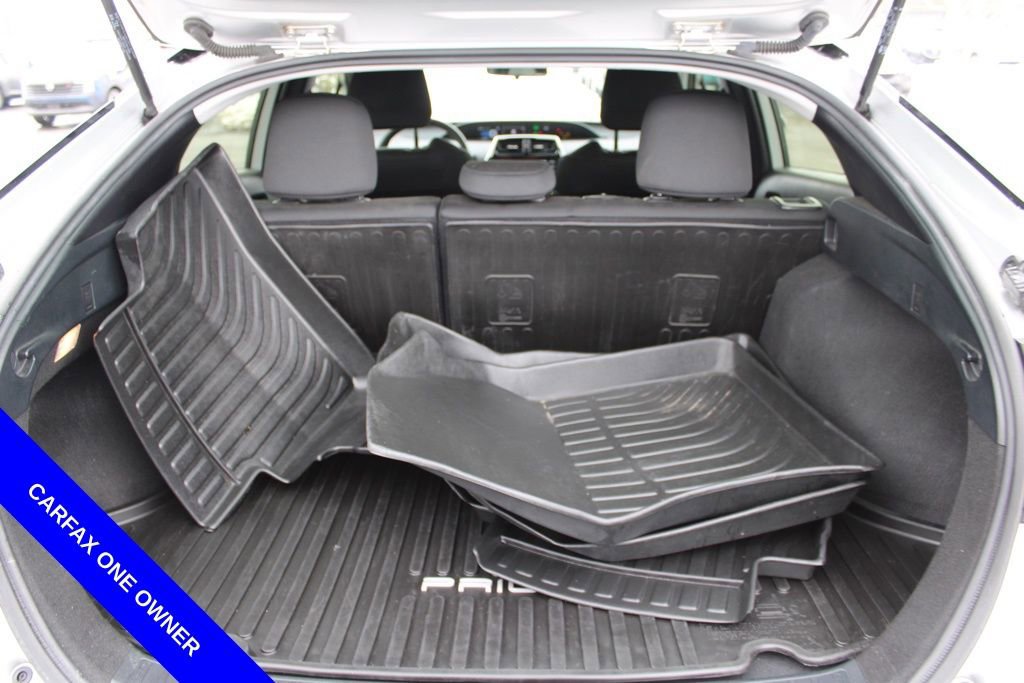 Used 2020 Toyota Prius LE image 11