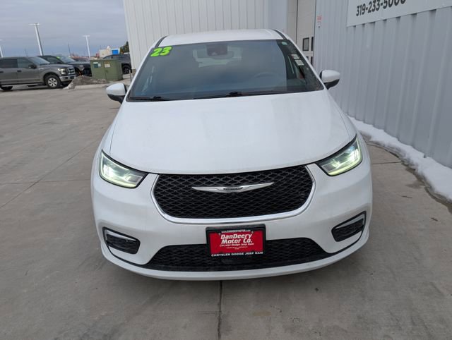 Used 2023 Chrysler Pacifica Touring image 29