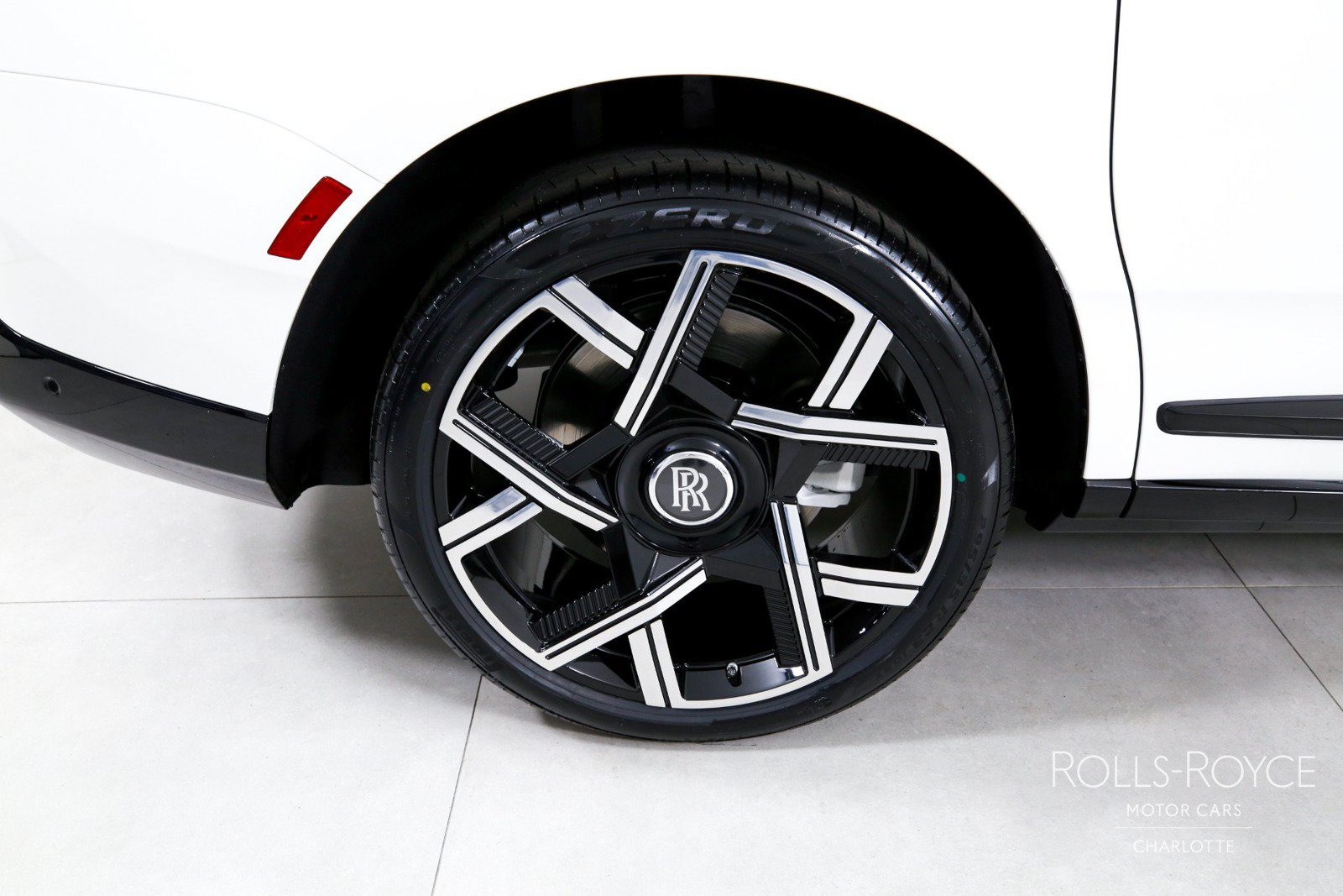 Used 2026 Rolls-Royce Cullinan AWD/4WD image 40