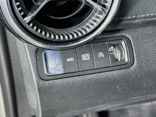 Used 2026 Chevrolet Equinox LT AWD/4WD image 10