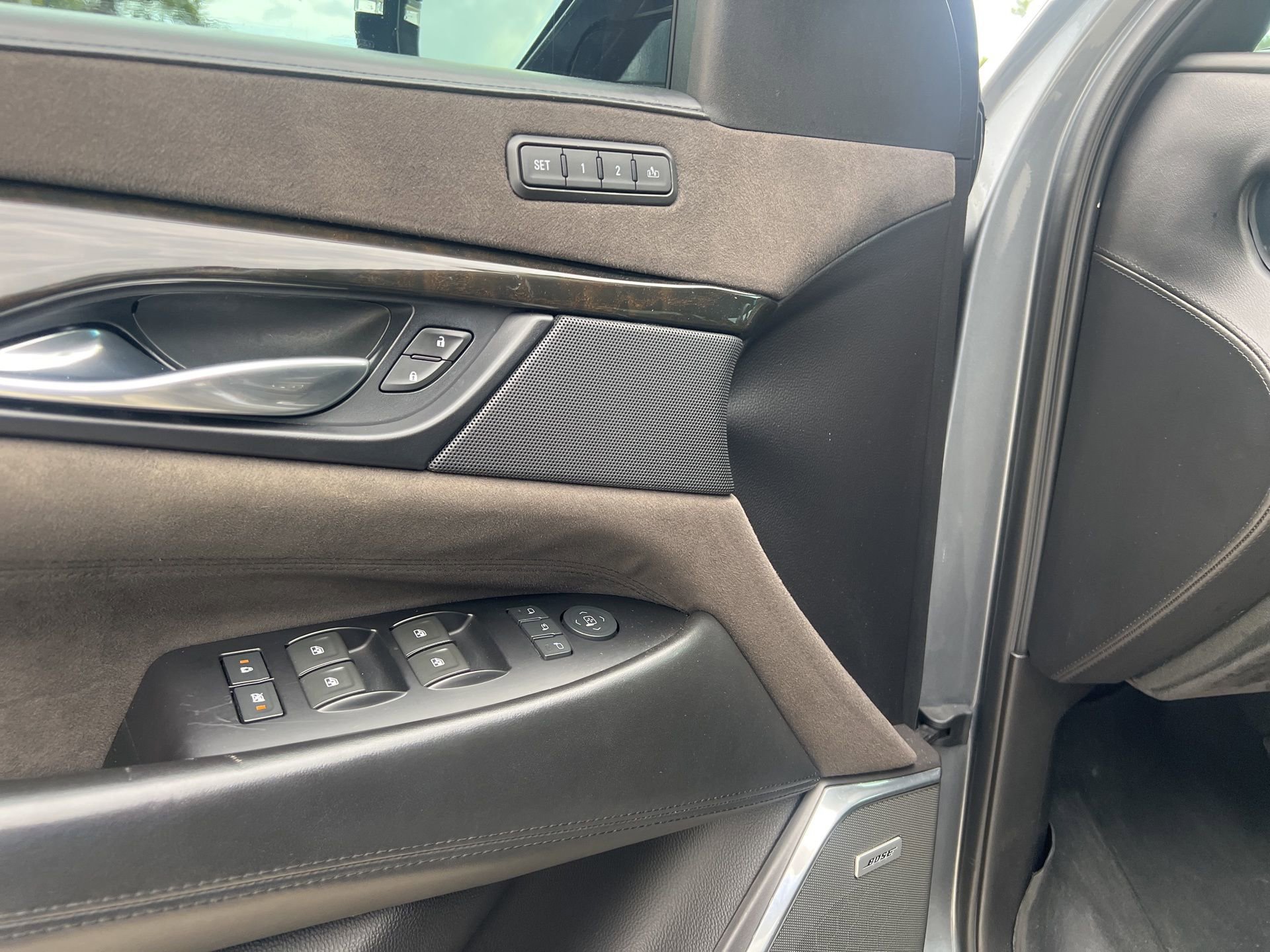 Used 2018 Cadillac Escalade ESV Platinum image 18