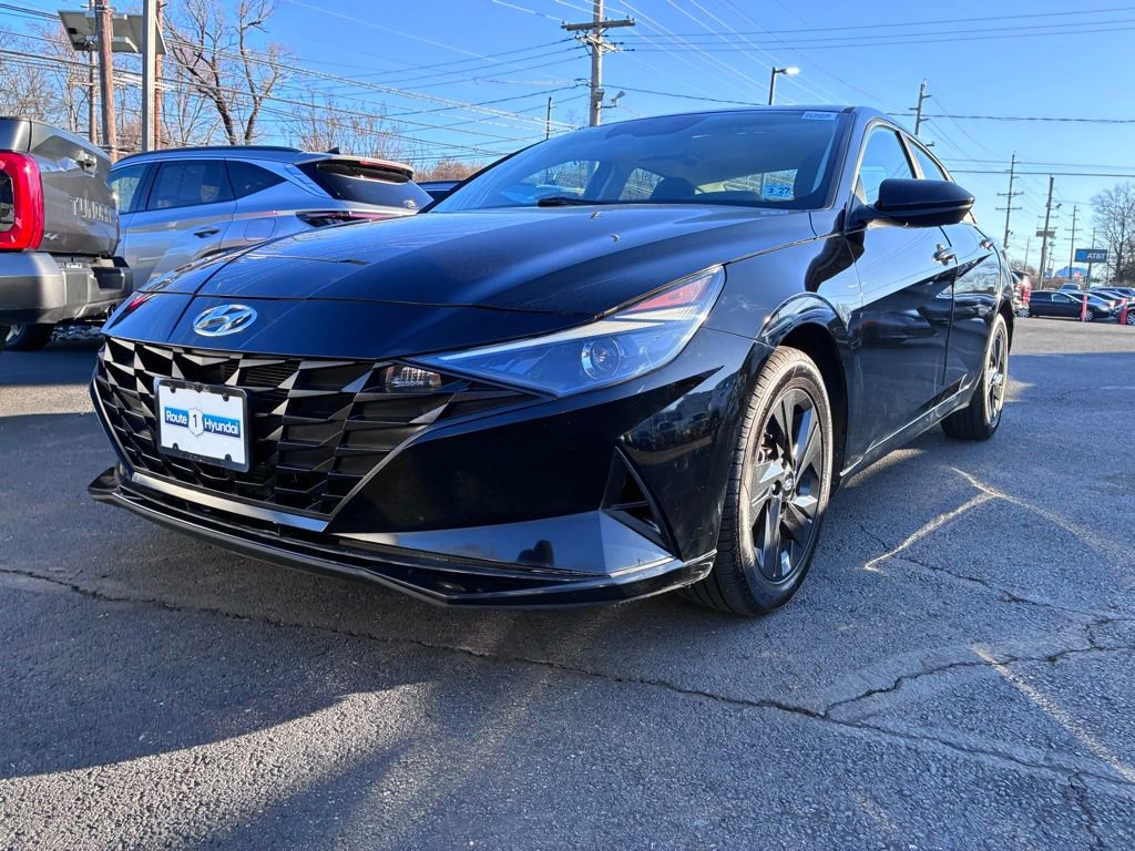 Used 2022 Hyundai Elantra Blue w/ Preferred Accessory Package image 3