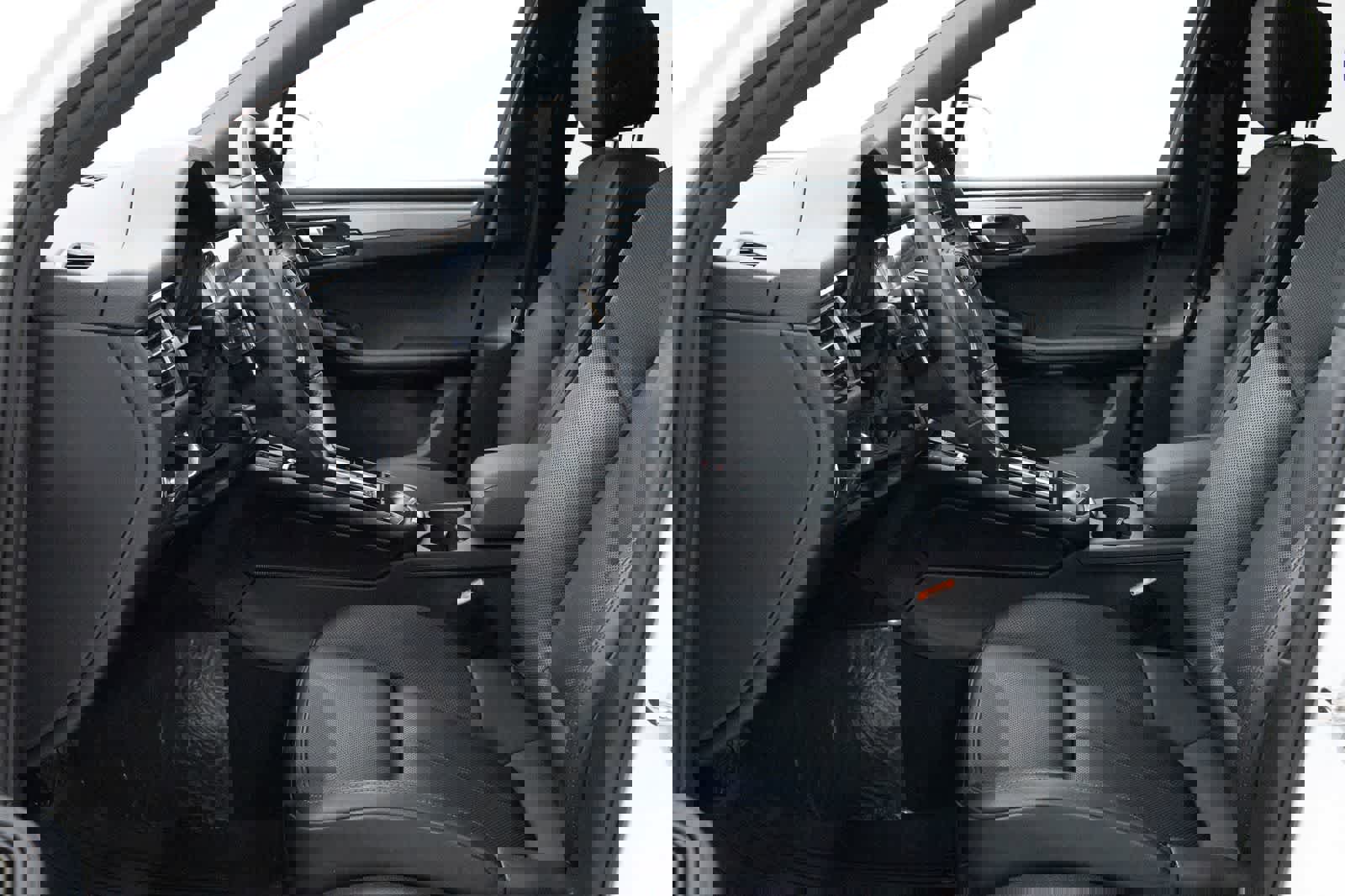 Certified 2026 Porsche Macan image 23