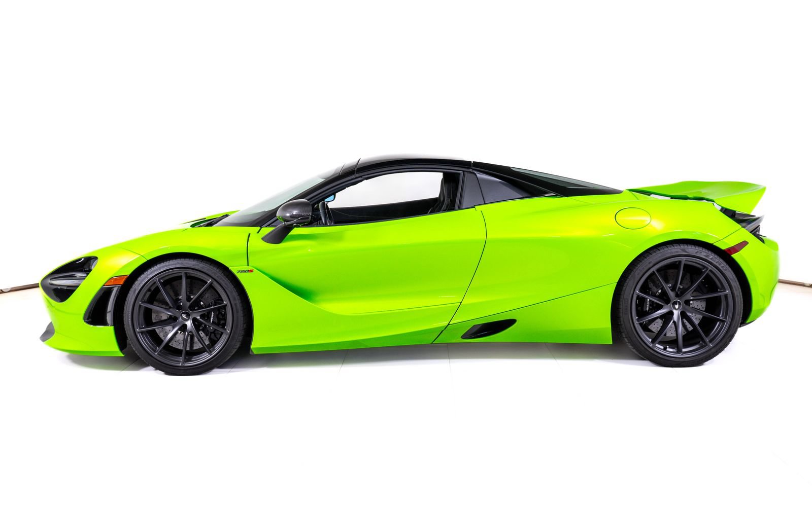 Used 2022 McLaren 720S Performance RWD image 3