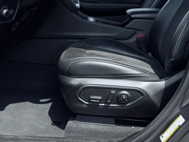 Used 2023 Jeep Grand Cherokee L Laredo AWD/4WD image 19