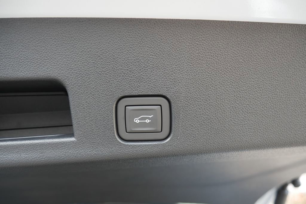 New 2026 Chevrolet Traverse High Country image 32