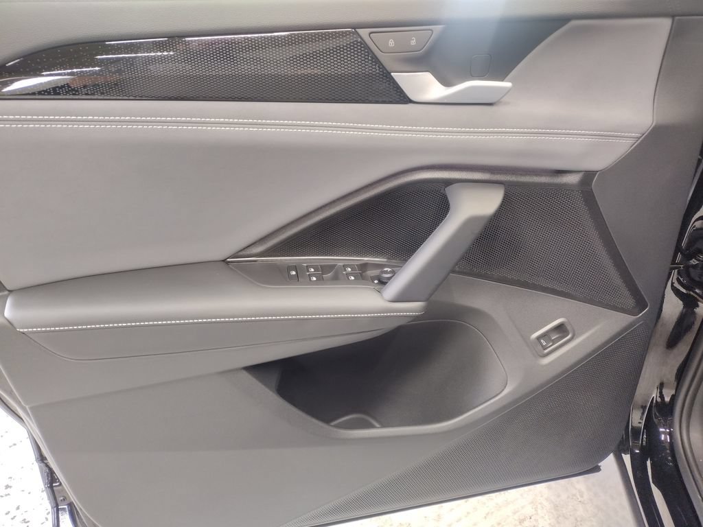 New 2026 Volkswagen Tiguan SE AWD/4WD image 19