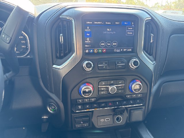 Used 2022 GMC Sierra 3500 Denali w/ Denali Black Diamond Edition AWD/4WD image 23
