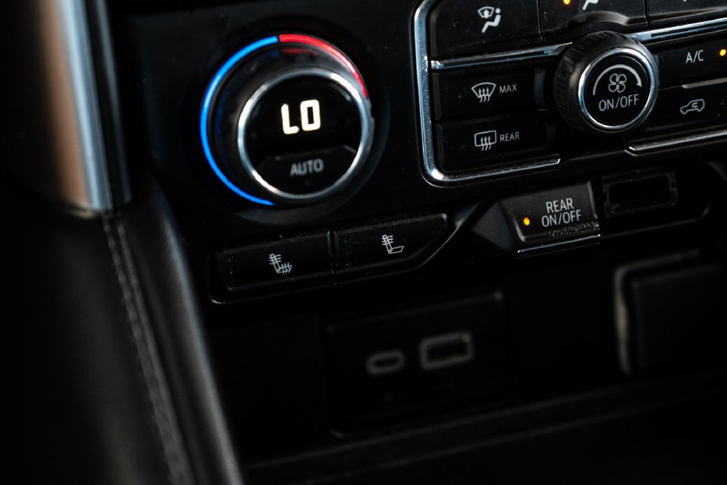 Used 2024 Chevrolet Suburban LT RWD image 20