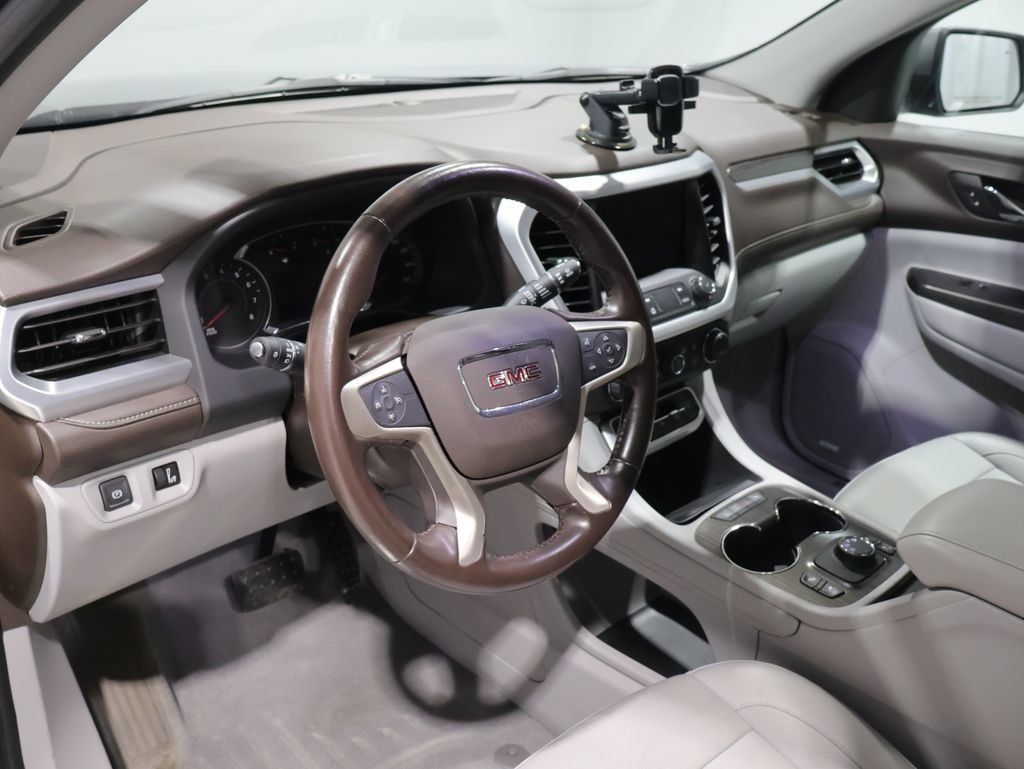 Used 2020 GMC Acadia SLT w/ Premium Package AWD/4WD image 16