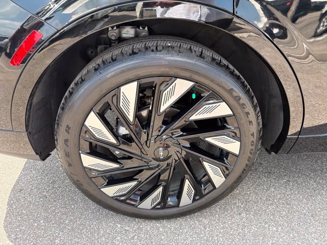 New 2026 Lincoln Nautilus Reserve w/ Jet Appearance Package AWD/4WD image 26