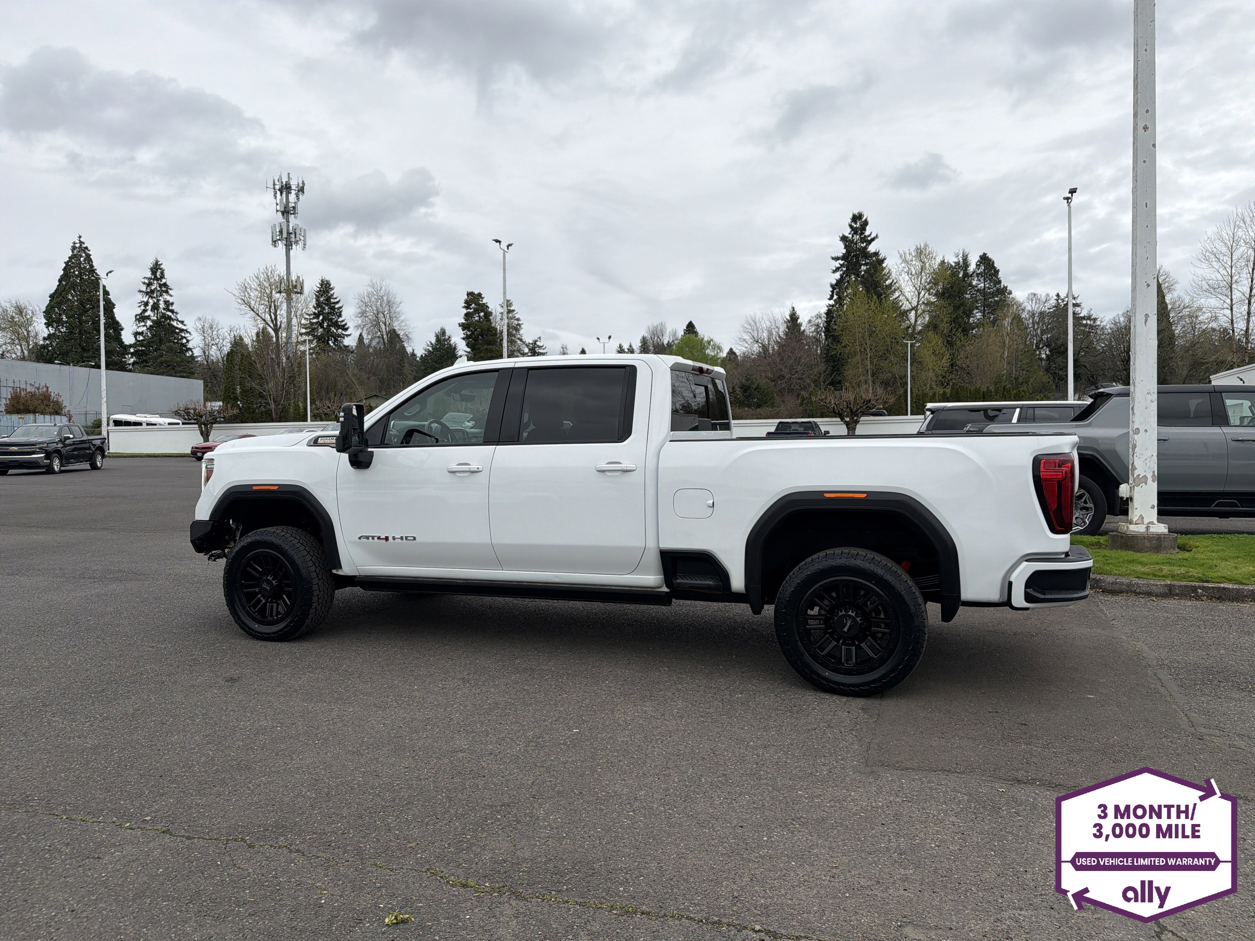 Used 2023 GMC Sierra 2500 AT4 w/ AT4 Premium Plus Package image 3