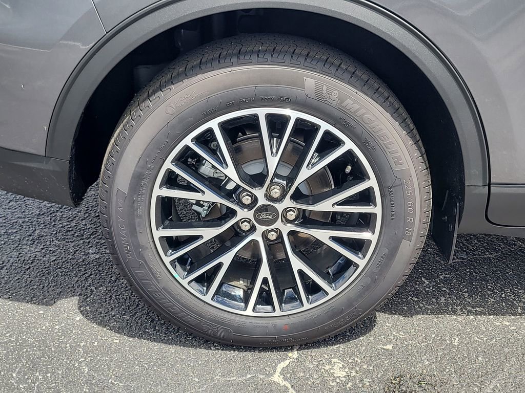 Certified 2026 Ford Escape SE FWD image 5