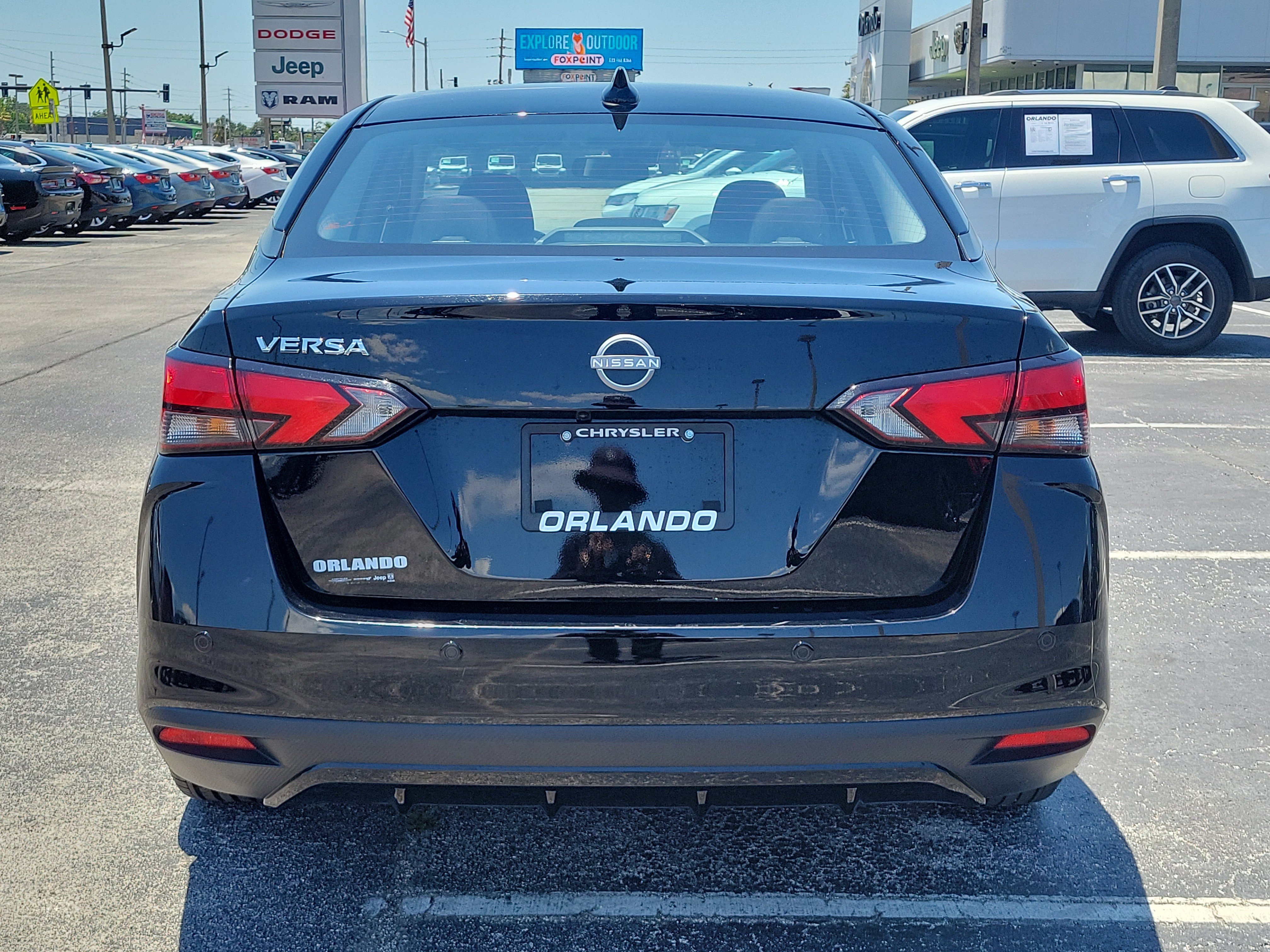 Used 2025 Nissan Versa SV FWD image 6