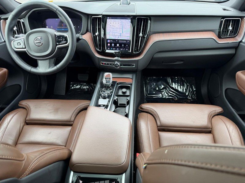 Certified 2023 Volvo XC60 B5 Ultimate w/ Climate Package AWD/4WD image 12