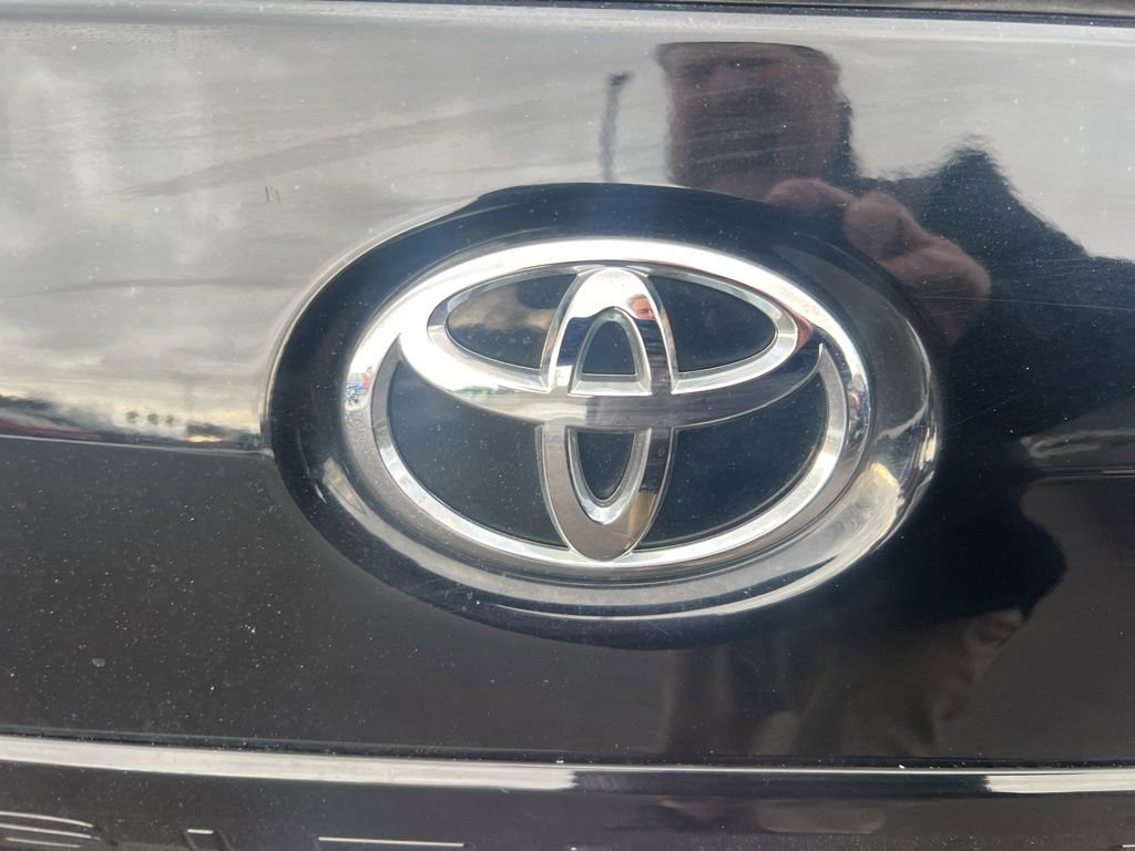 Used 2019 Toyota Sienna LE image 28