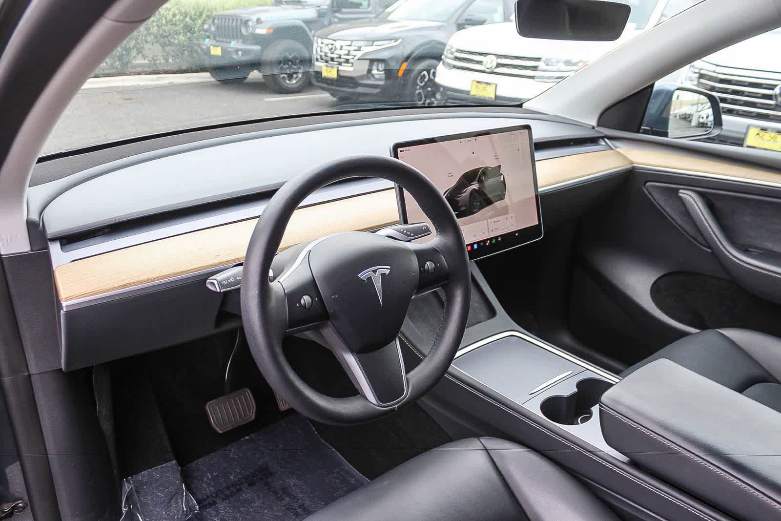 Used 2023 Tesla Model Y Long Range AWD/4WD image 22