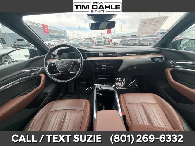 Used 2022 Audi e-tron Premium Plus w/ Premium Plus Package AWD/4WD image 2