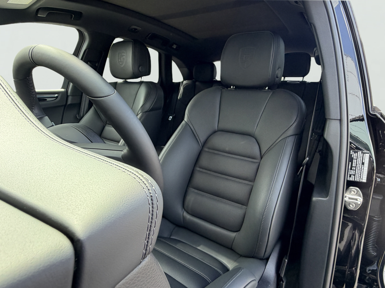 New 2026 Porsche Macan AWD/4WD image 5