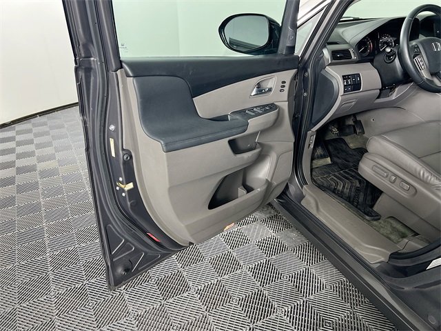 Used 2016 Honda Odyssey Touring Elite image 18