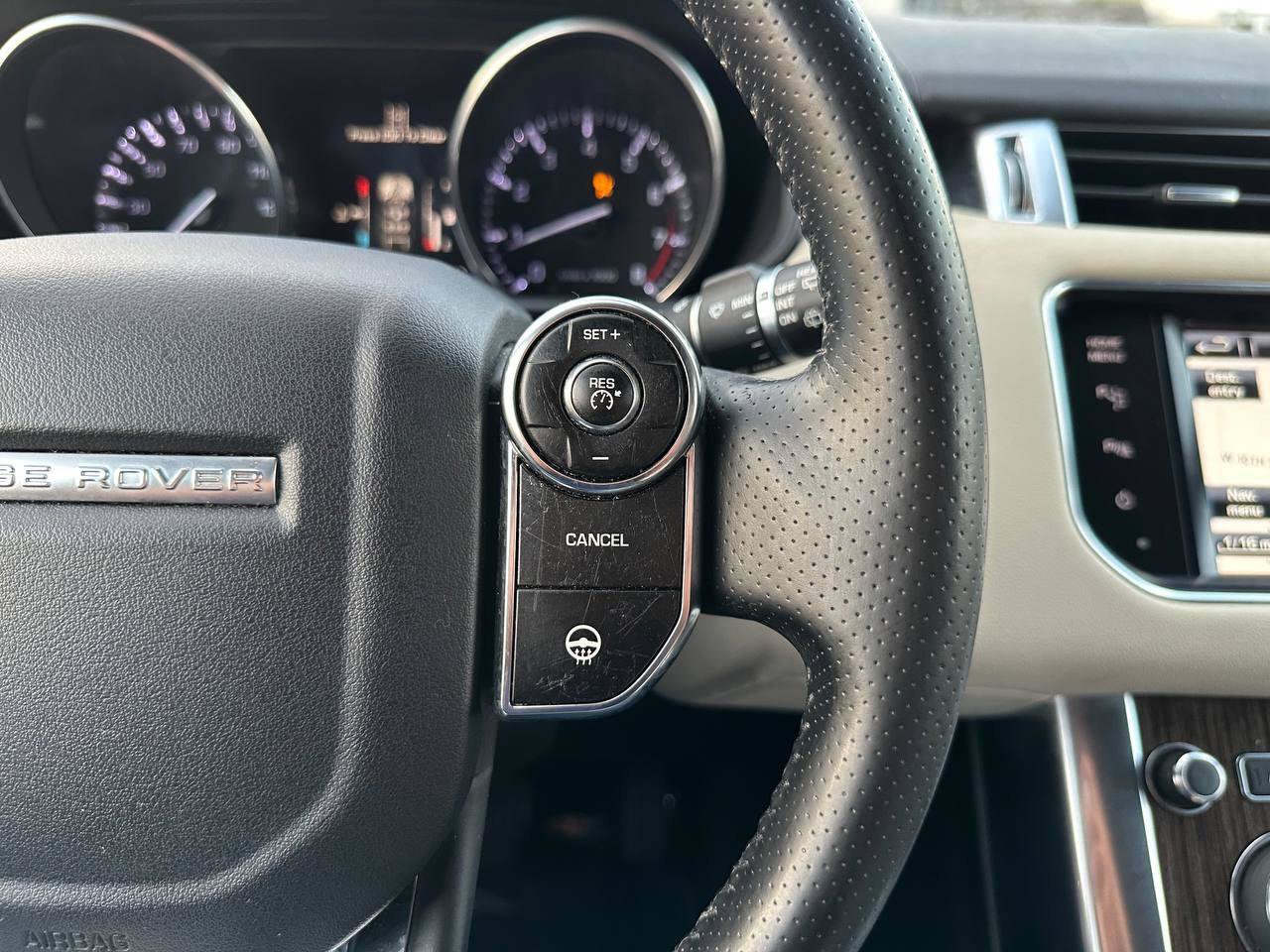 Used 2015 Land Rover Range Rover Sport HSE AWD/4WD image 45