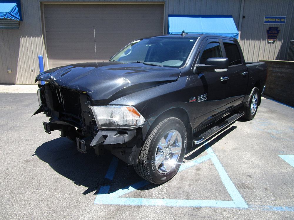 Used 2017 RAM 1500 SLT AWD/4WD image 1