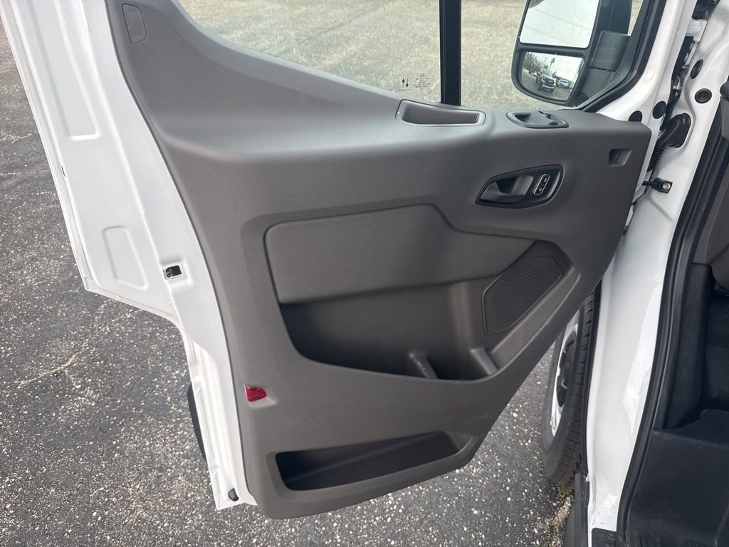 New 2026 Ford Transit 250 148 Medium Roof RWD image 23