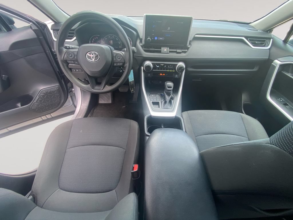 Used 2024 Toyota RAV4 LE AWD/4WD image 10