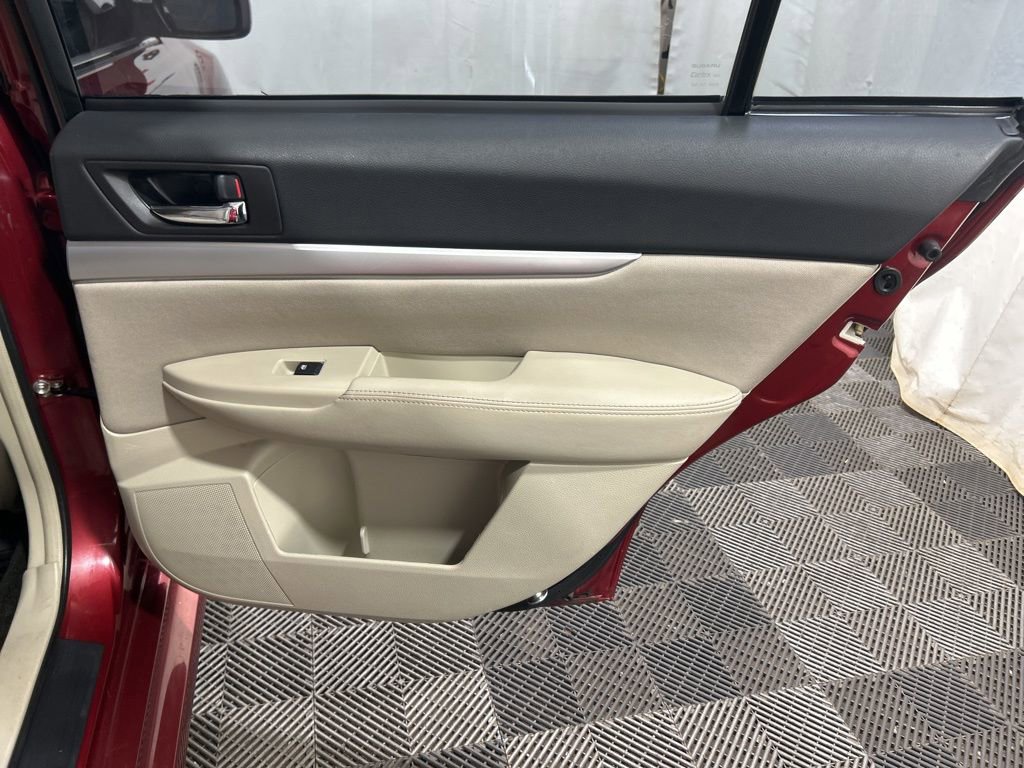 Used 2014 Subaru Legacy 2.5i Premium image 15