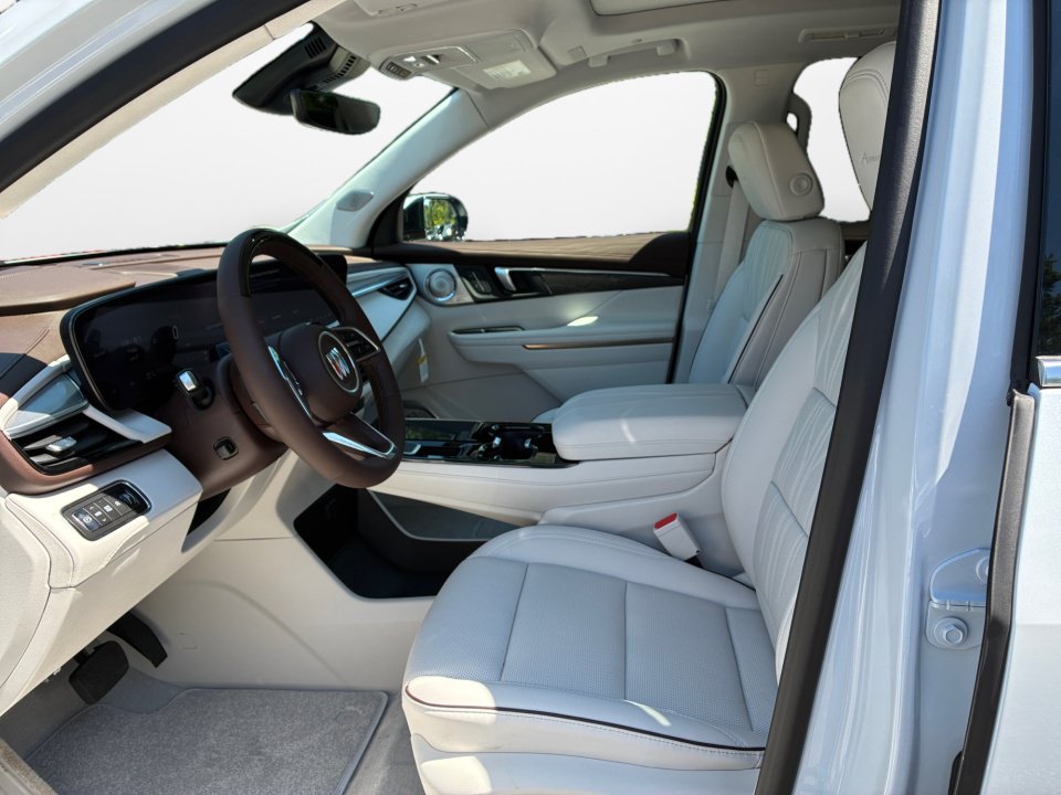New 2026 Buick Enclave Avenir w/ Super Cruise Package FWD image 9