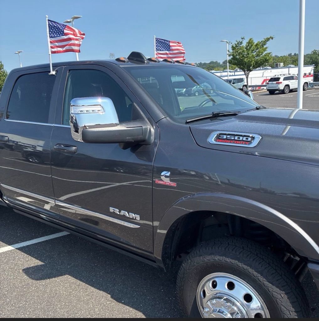 Used 2024 RAM 3500 Limited AWD/4WD image 2