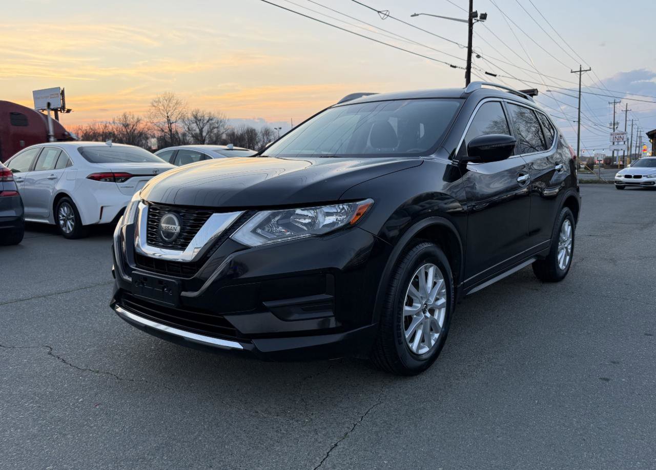 Used 2018 Nissan Rogue SV image 3