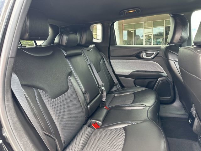 Used 2025 Jeep Compass Latitude AWD/4WD image 36