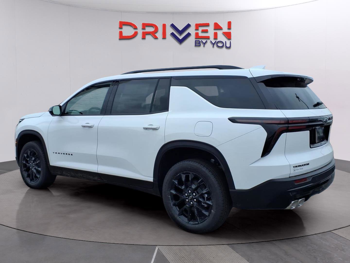 New 2026 Chevrolet Traverse LT image 3