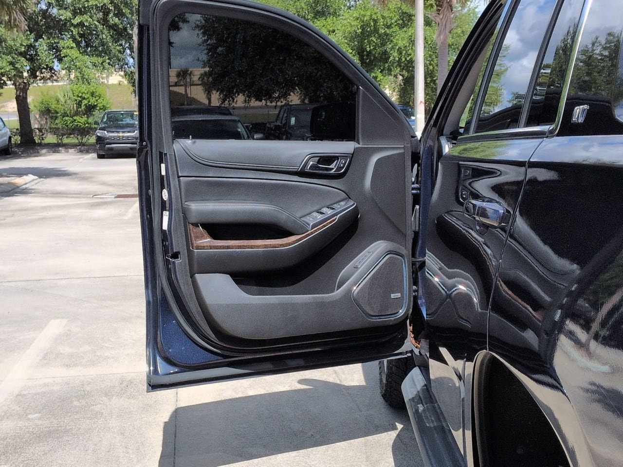 Used 2019 Chevrolet Tahoe LT AWD/4WD image 8