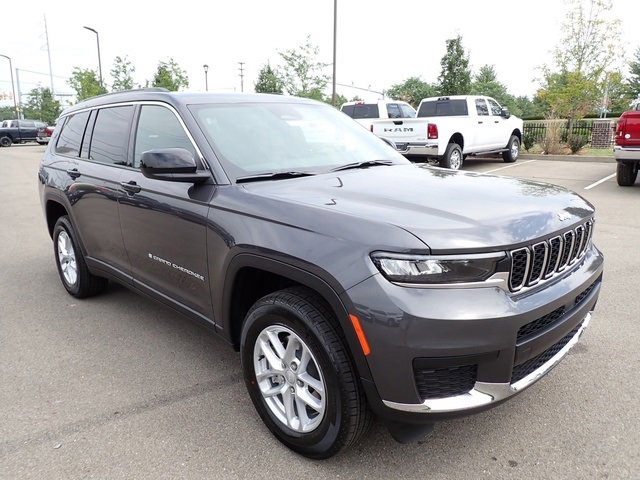 New 2025 Jeep Grand Cherokee L Laredo image 9