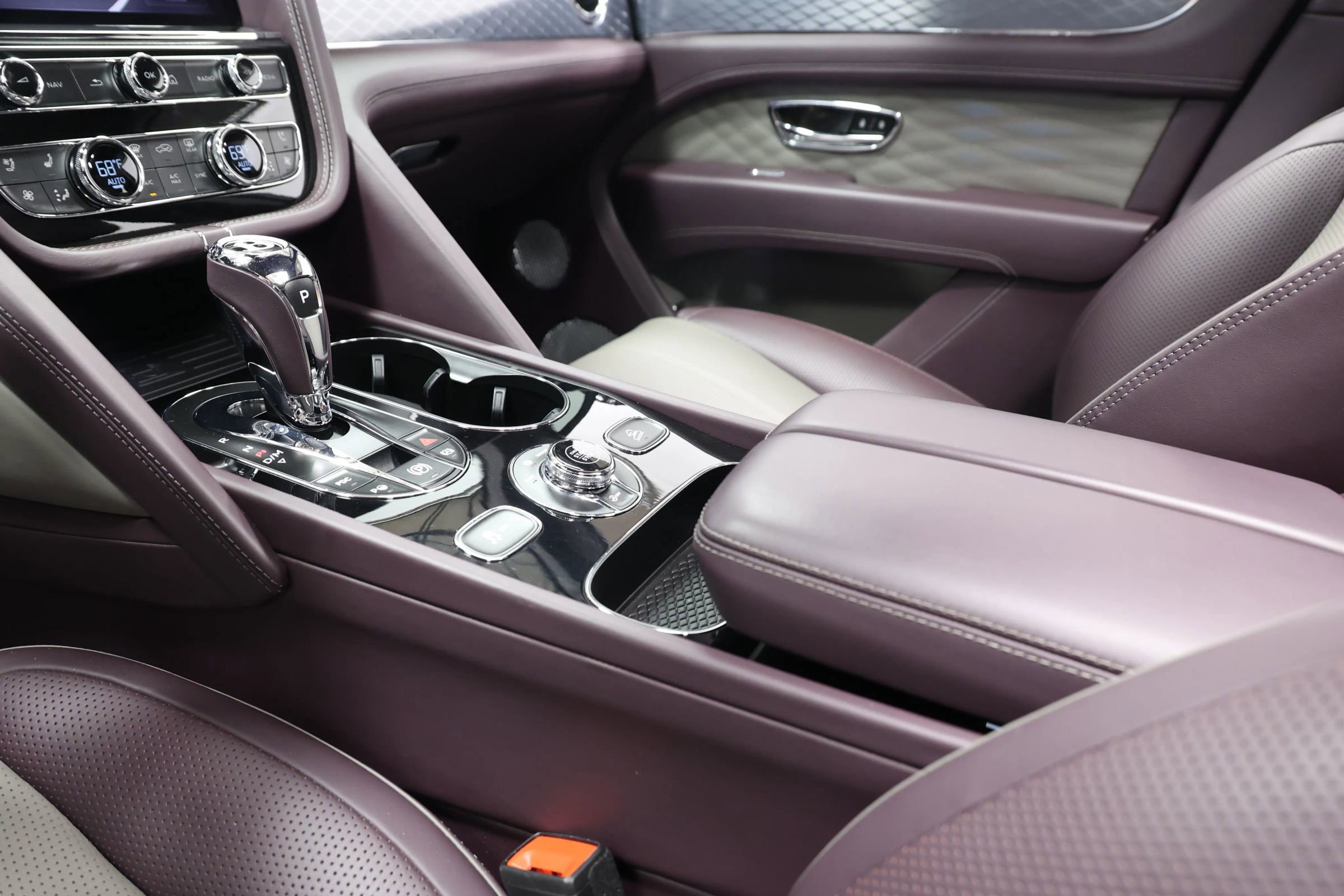 Used 2023 Bentley Bentayga Extended Wheelbase image 48