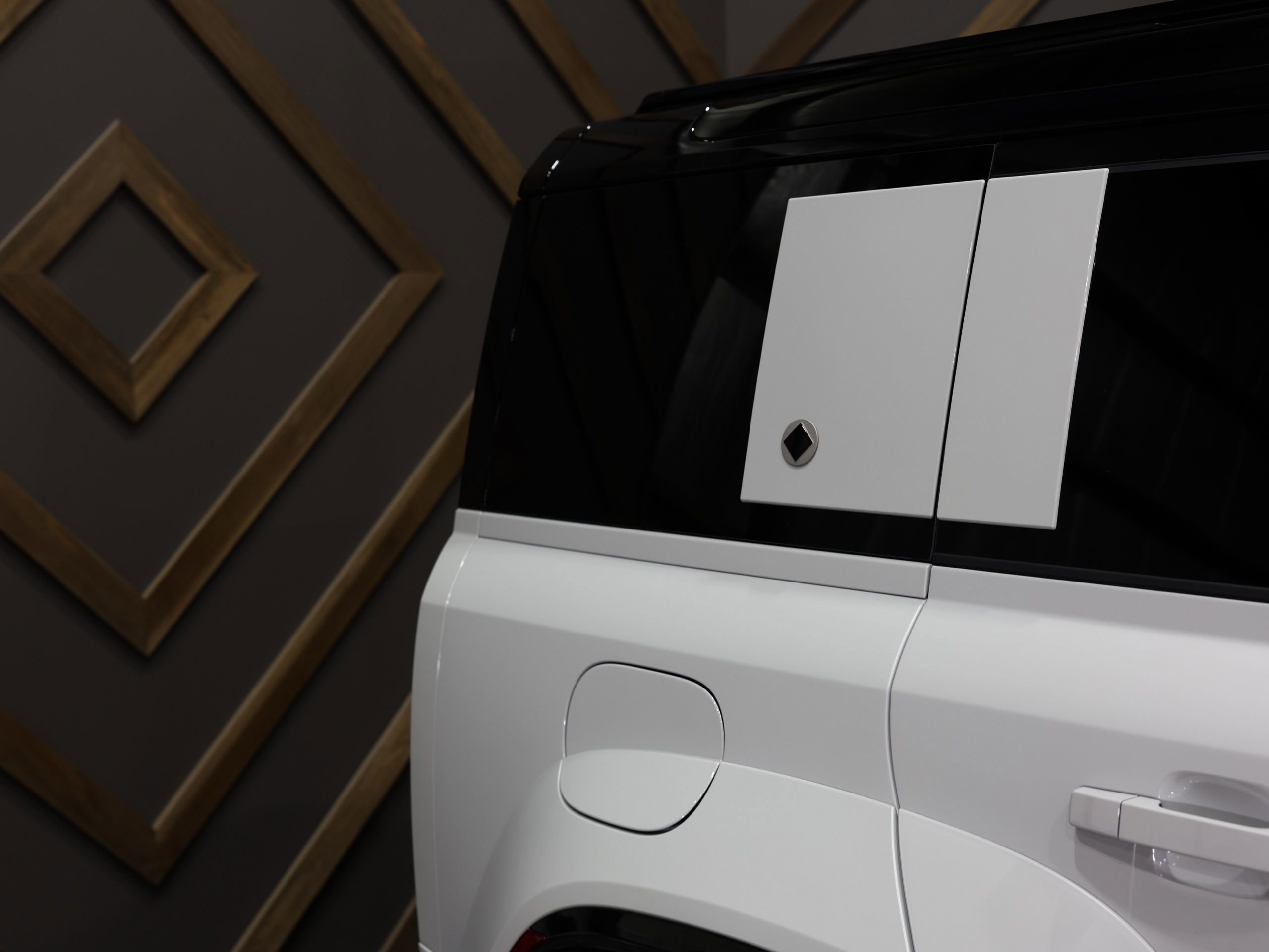 Used 2026 Land Rover Defender 110 image 32