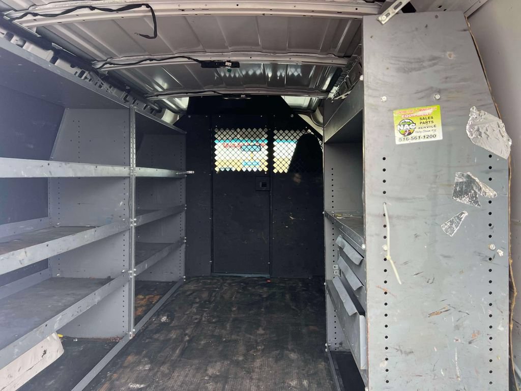 Used 2022 Chevrolet Express 2500 w/ Driver Convenience Package RWD image 7