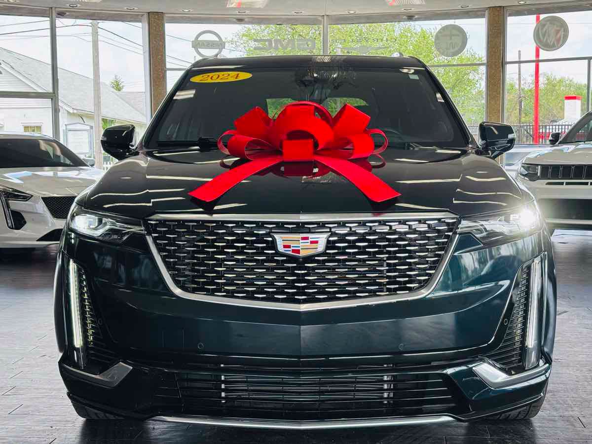 Used 2024 Cadillac XT6 Premium Luxury w/ Technology Package FWD image 22
