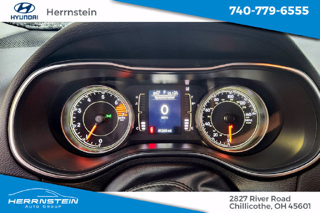 Used 2021 Jeep Cherokee Latitude w/ Mopar Interior Package AWD/4WD image 15