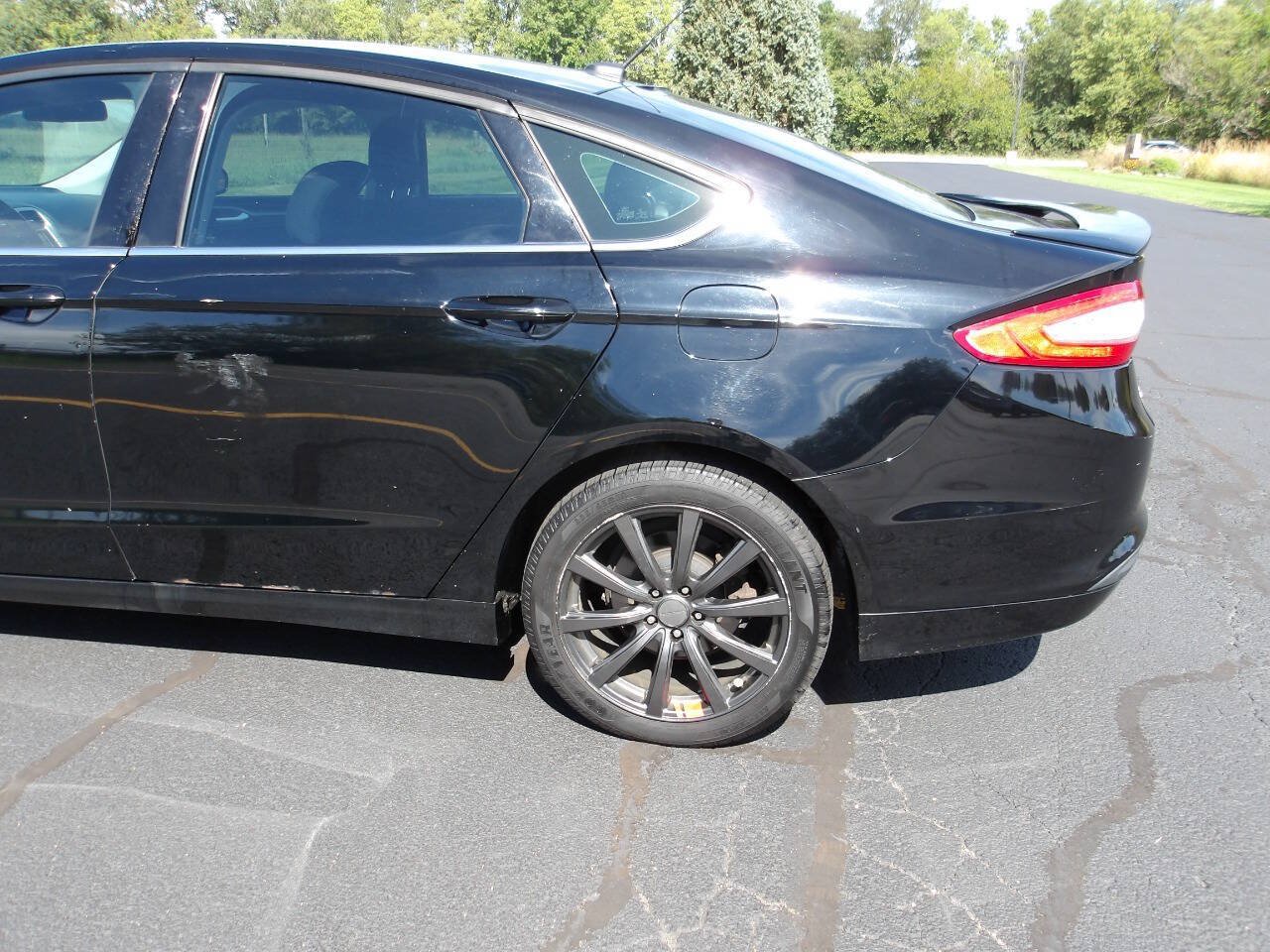 Used 2016 Ford Fusion SE FWD image 35