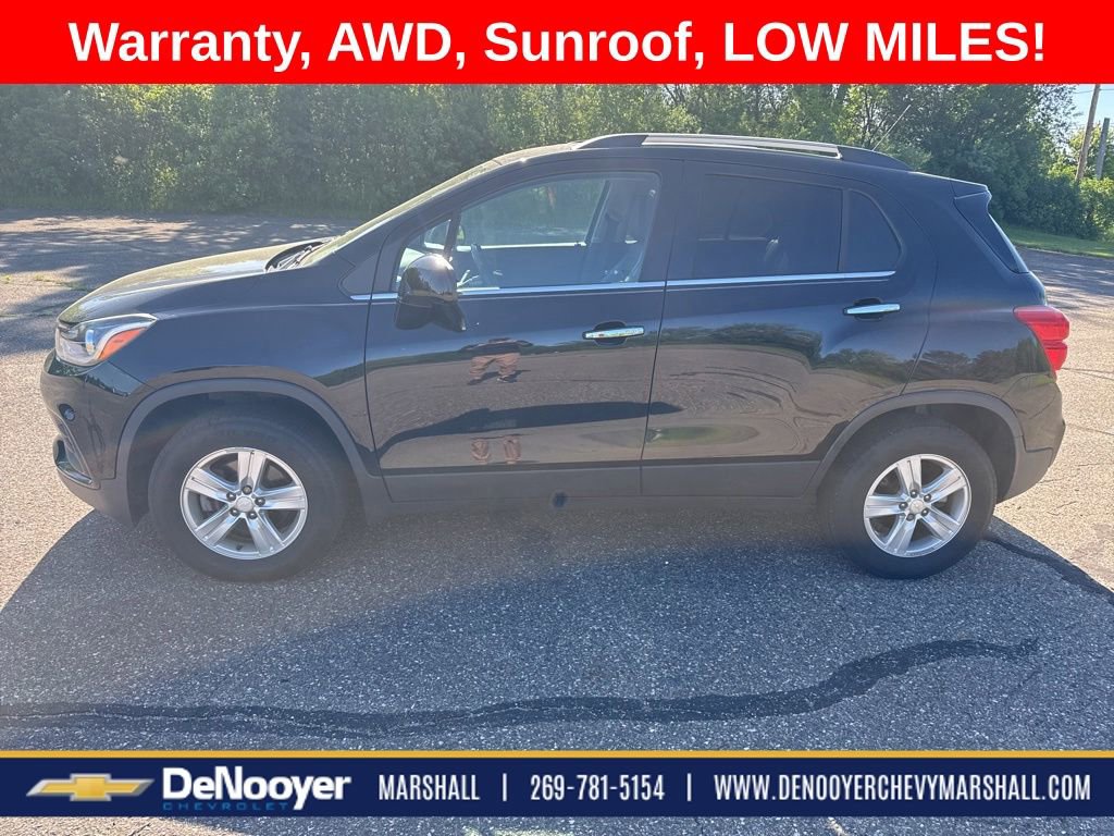 Used 2020 Chevrolet Trax LT w/ Sun & Sound Package AWD/4WD image 2