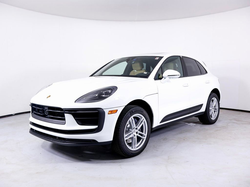 Certified 2025 Porsche Macan image 1