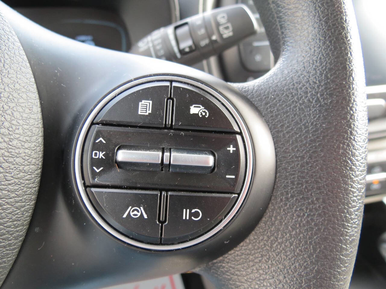 Used 2023 Kia Soul LX w/ LX Technology Package image 14