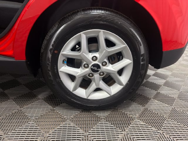 Certified 2024 Kia Soul LX w/ LX Technology Package FWD image 29