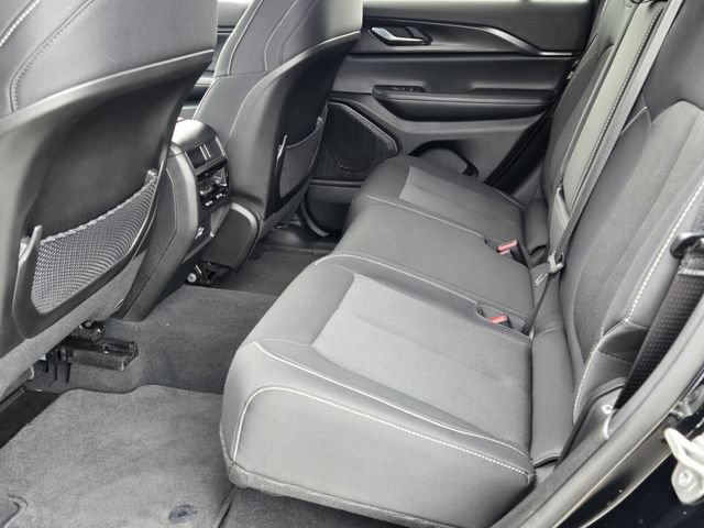 Used 2023 Jeep Grand Cherokee Laredo X AWD/4WD image 11