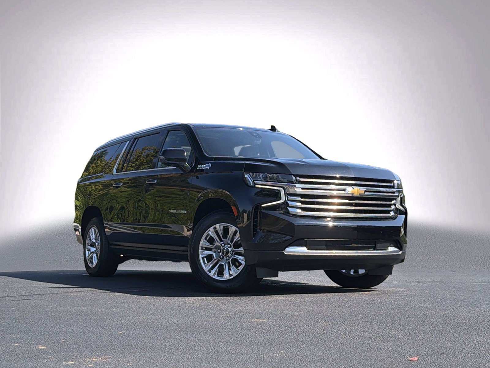 Used 2022 Chevrolet Suburban High Country AWD/4WD image 2